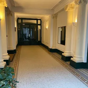 https://magnifique-studio-champs-elyse.fr-paris.fr